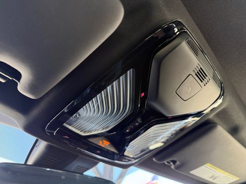 Used 2025 BMW 330i Sedan RWD image 21