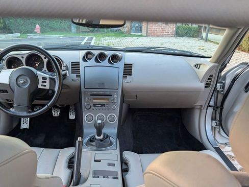 Used 2003 Nissan 350Z Touring image 9