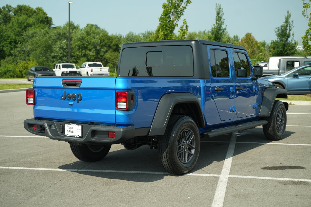 New 2026 Jeep Gladiator Sport AWD/4WD image 7