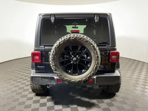 Used 2021 Jeep Wrangler Unlimited Sahara w/ Cold Weather Group AWD/4WD image 15