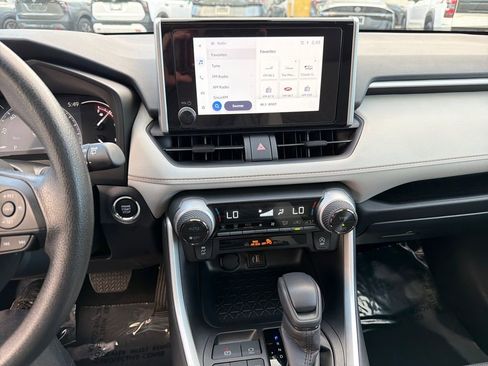 Used 2025 Toyota RAV4 XLE w/ Convenience Package image 25
