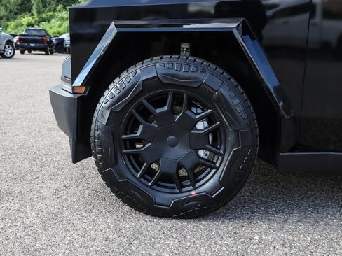 Used 2024 Tesla Cybertruck AWD Crew Cab image 29