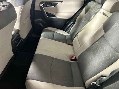 Used 2022 Toyota RAV4 XLE image 24