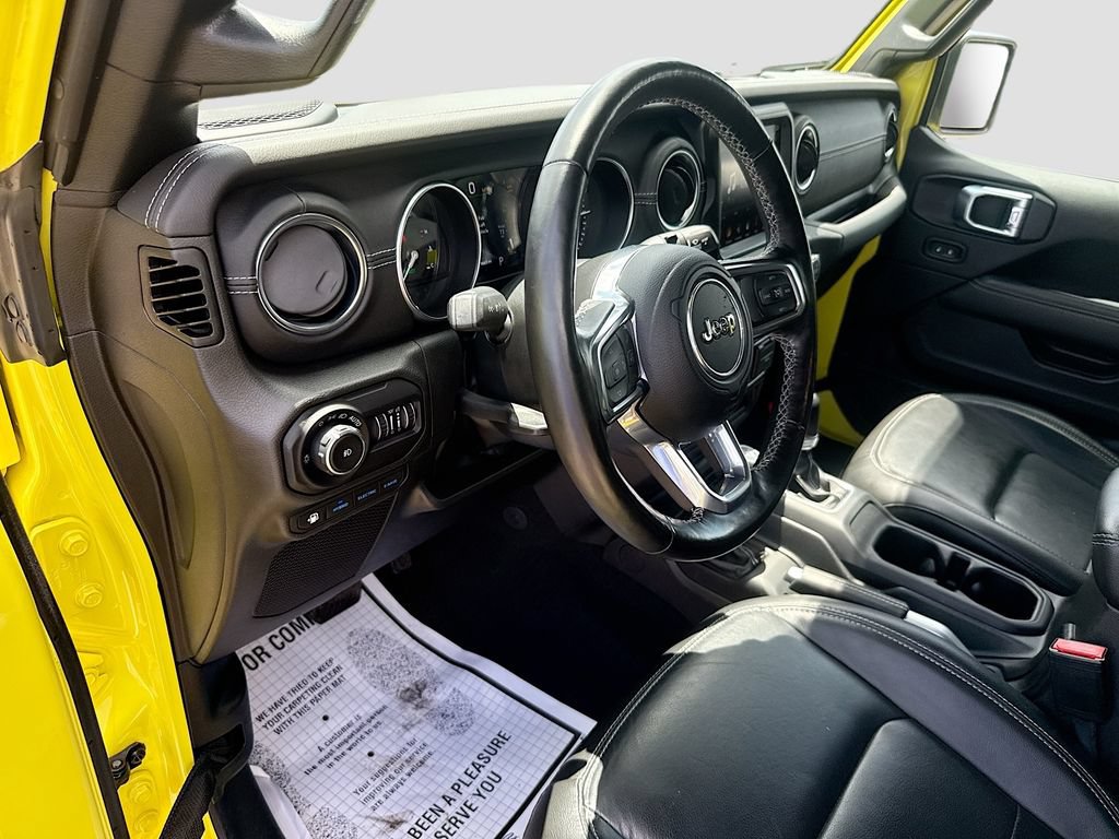 Used 2022 Jeep Wrangler Unlimited Sahara w/ Cold Weather Group AWD/4WD image 10