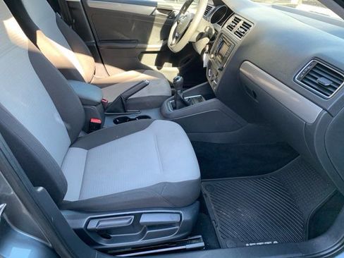 Used 2017 Volkswagen Jetta S image 24