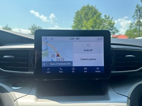 Used 2023 Ford Explorer XLT w/ Equipment Group 202A AWD/4WD image 12