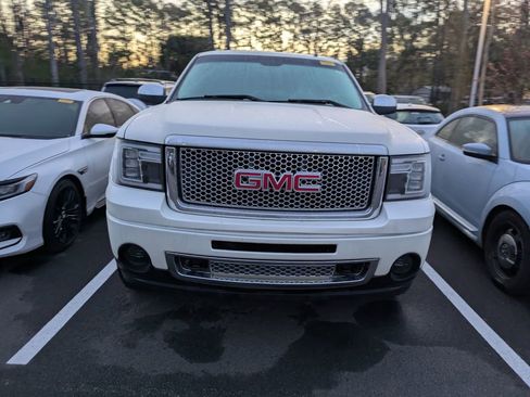 Used 2013 GMC Sierra 1500 Denali image 2