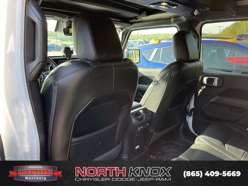 Used 2021 Jeep Wrangler Unlimited Sahara image 8