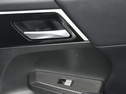 Used 2025 Mitsubishi Outlander SE FWD image 34