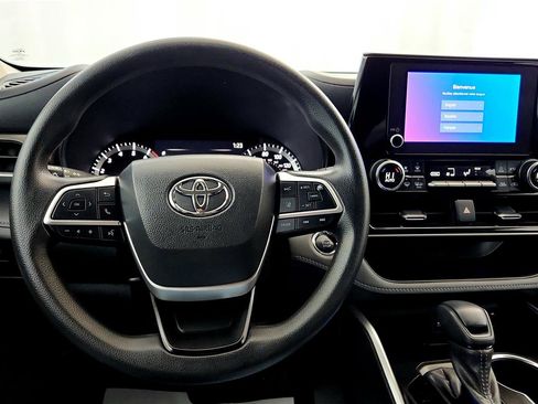Used 2023 Toyota Highlander L image 27