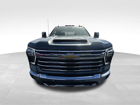 Used 2025 Chevrolet Silverado 2500 LTZ w/ LTZ Premium Package AWD/4WD image 25