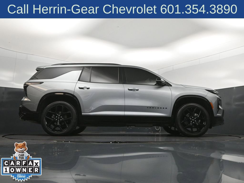 Used 2026 Chevrolet Traverse RS w/ LPO, Floor Liner Package FWD image 43