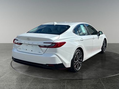 Used 2026 Toyota Camry XLE AWD/4WD image 8