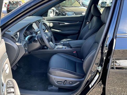 New 2025 INFINITI QX50 Sport image 13