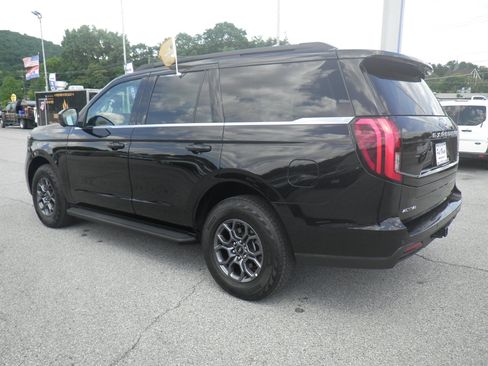 Certified 2025 Ford Expedition Active AWD/4WD image 4