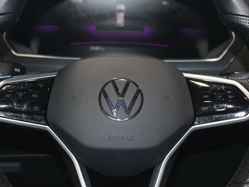 Used 2024 Volkswagen Tiguan SE R-Line AWD/4WD image 14