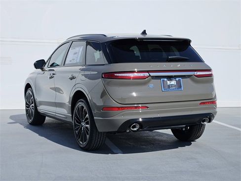 New 2026 Lincoln Corsair Premiere image 5