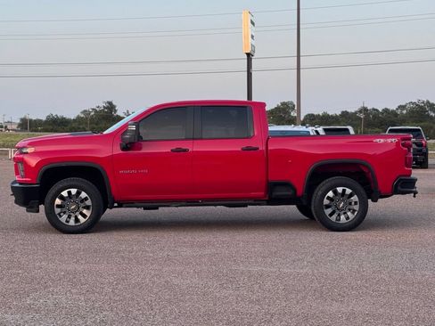 Used 2022 Chevrolet Silverado 2500 Custom w/ Custom Convenience Package AWD/4WD image 3