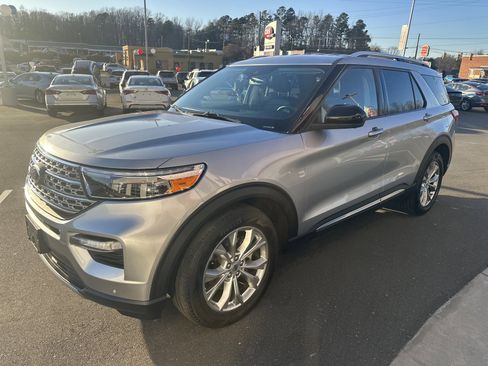 Used 2022 Ford Explorer Limited image 4