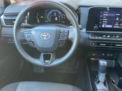 Used 2025 Toyota Camry LE w/ Convenience Package FWD image 14