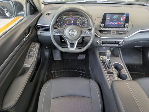 Used 2022 Nissan Altima 2.5 SV AWD/4WD image 16
