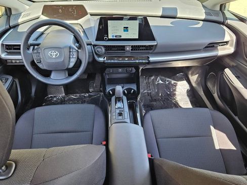 Used 2025 Toyota Prius LE image 27