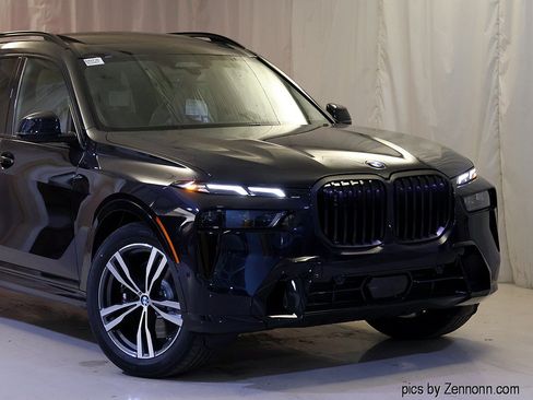 Used 2027 BMW X7 xDrive40i w/ M Sport Package AWD/4WD image 2