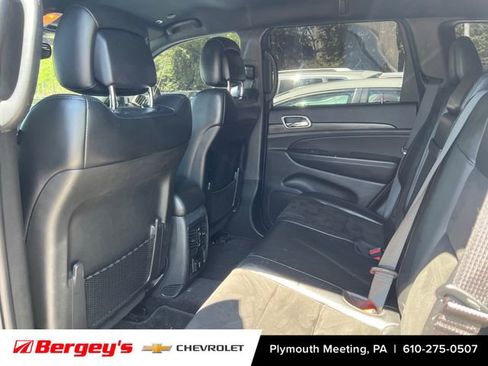 Used 2019 Jeep Grand Cherokee Altitude image 5