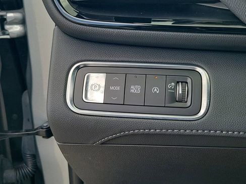 Certified 2025 Buick Enclave Preferred FWD image 19