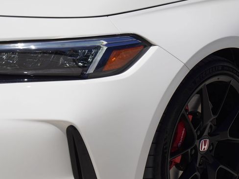 Used 2025 Honda Civic Type R image 2