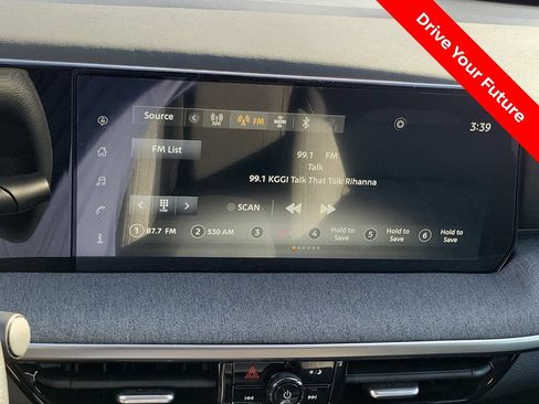Certified 2025 Nissan Kicks SV FWD image 9