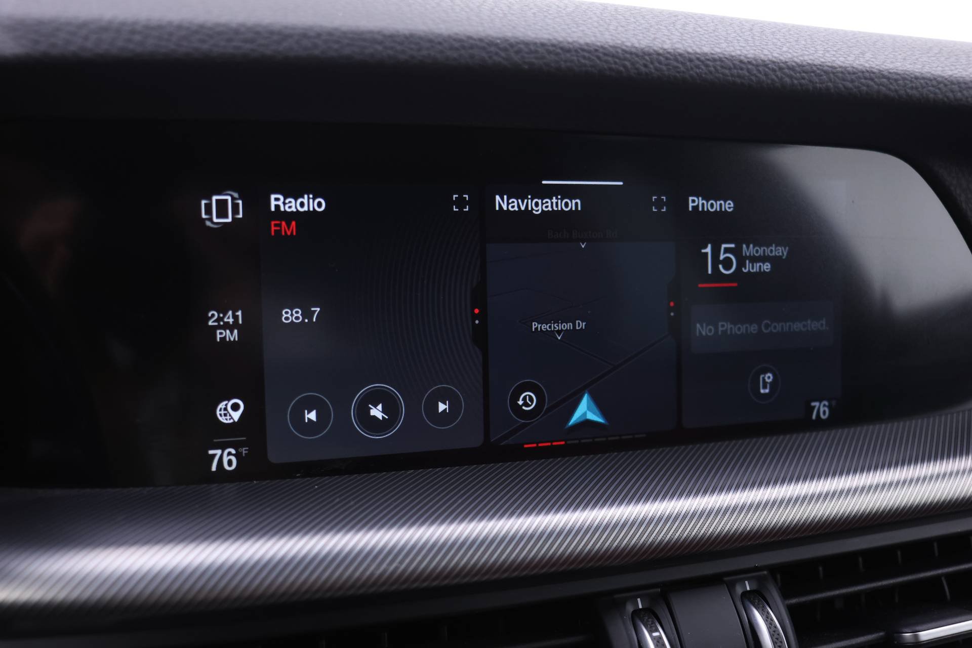 Certified 2024 Alfa Romeo Stelvio Veloce AWD/4WD image 12