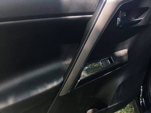 Used 2018 Toyota RAV4 Adventure AWD/4WD image 11
