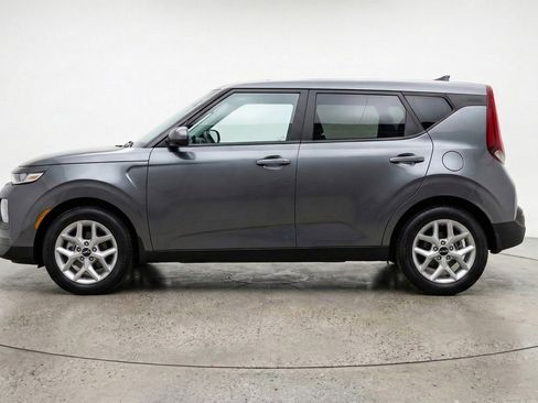 Used 2025 Kia Soul LX w/ LX Technology Package FWD image 5