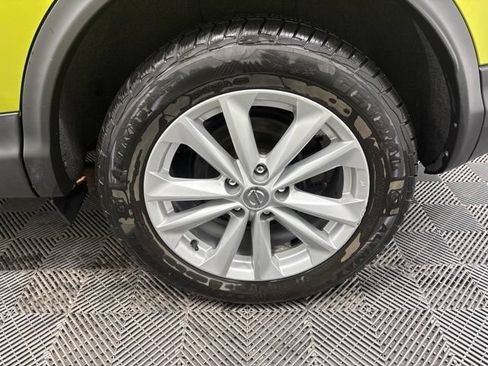 Used 2017 Nissan Rogue Sport SV w/ SV Premium Package AWD/4WD image 9