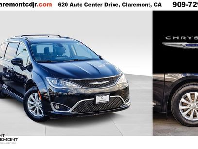 Used 2018 Chrysler Pacifica Touring-L