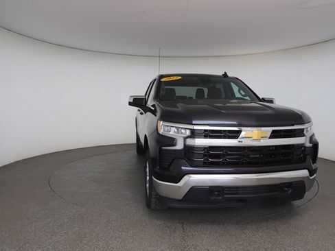 Used 2022 Chevrolet Silverado 1500 LT AWD/4WD image 30
