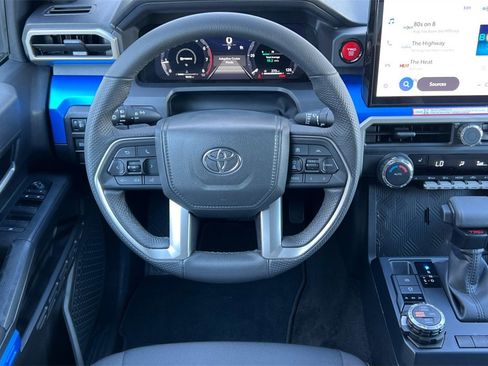 Certified 2025 Toyota Tacoma TRD Off-Road image 17