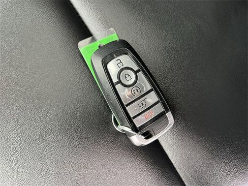 Used 2021 Ford Explorer XLT w/ Equipment Group 202A image 25