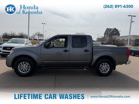 Used 2019 Nissan Frontier SV image 4