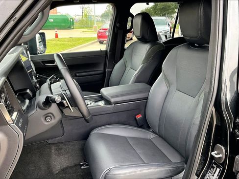 Used 2024 Lexus GX 550 AWD/4WD image 8