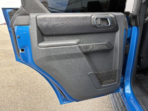 Used 2025 Ford Bronco Badlands image 16