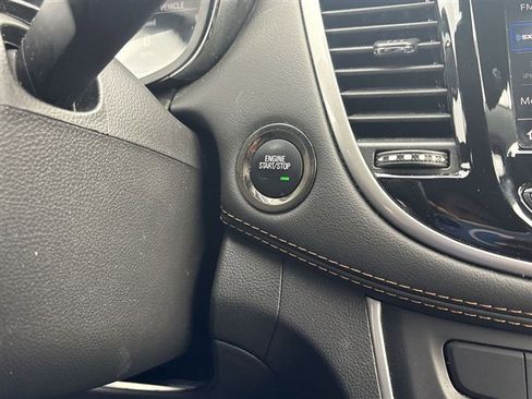 Certified 2022 Chevrolet Trax LT w/ LT Convenience Package image 16