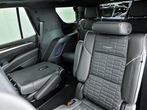 Used 2026 Cadillac Escalade Platinum Sport w/ LPO, ONYX Package AWD/4WD image 25