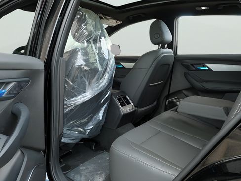 New 2025 VinFast VF 8 Plus AWD/4WD image 14