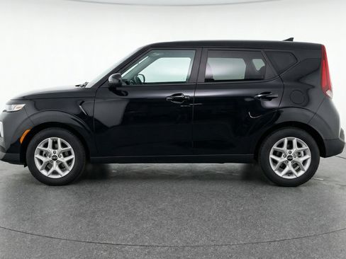 Used 2025 Kia Soul LX w/ LX Technology Package image 5
