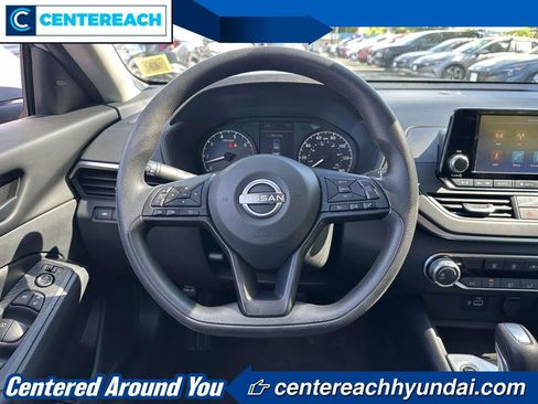 Used 2023 Nissan Altima 2.5 S FWD image 12