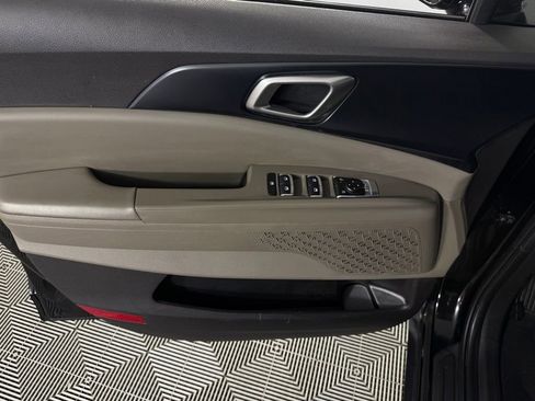 Used 2025 Kia Carnival image 26