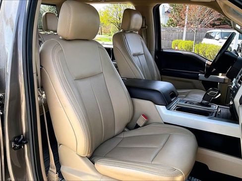 Used 2019 Ford F150 Lariat image 28