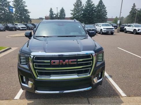 Used 2024 GMC Yukon SLT AWD/4WD image 1